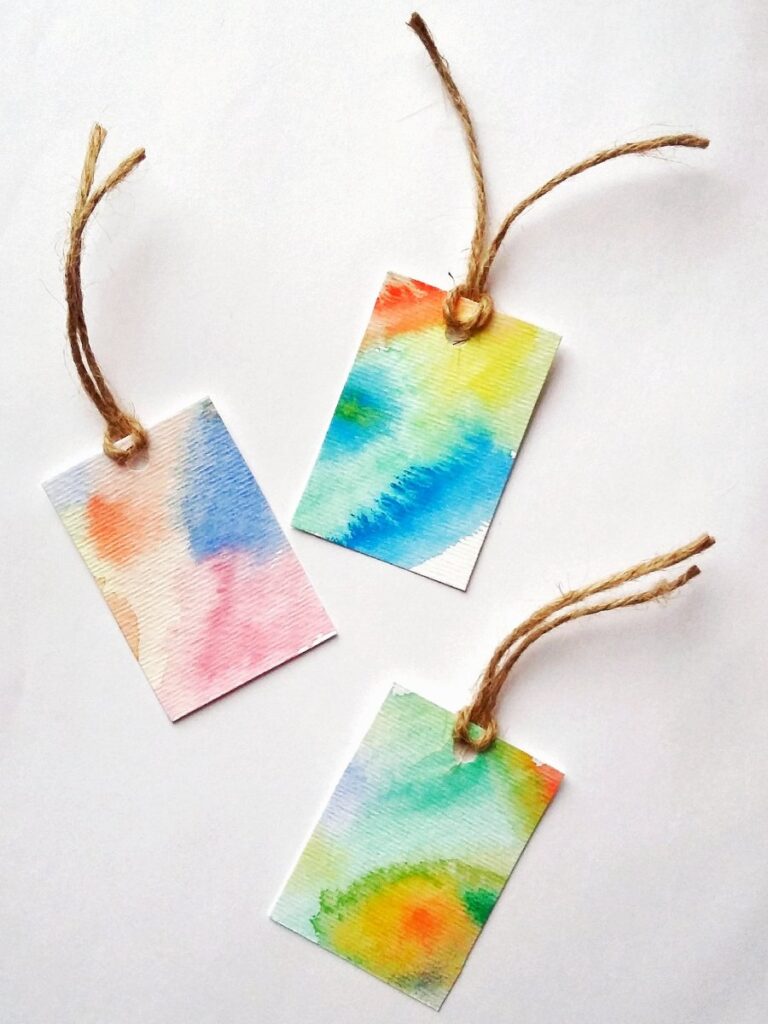 the finished watercolour gift tags